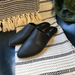 TOMS Kelli Mule Slides - Black with Tan Soles